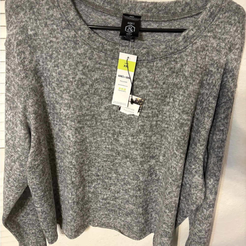 Agnes & Dora Heather Gray Crew Neck Cropped Sweater. NWT. - Picture 2 of 14